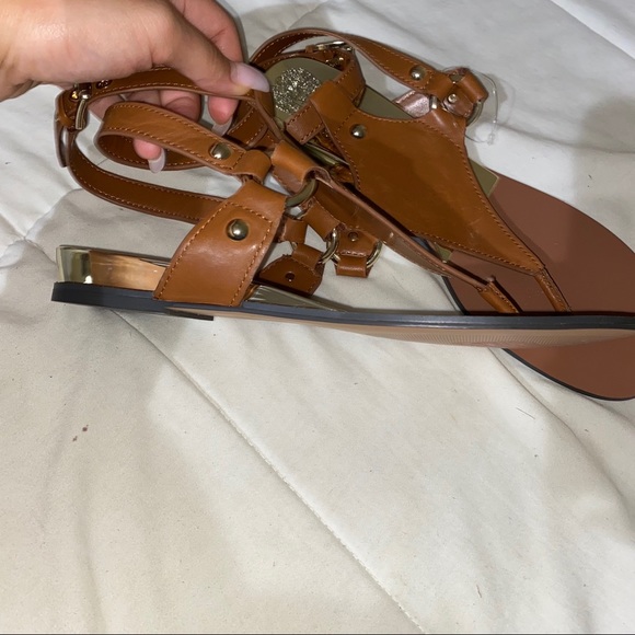 Flats - Picture 5 of 7